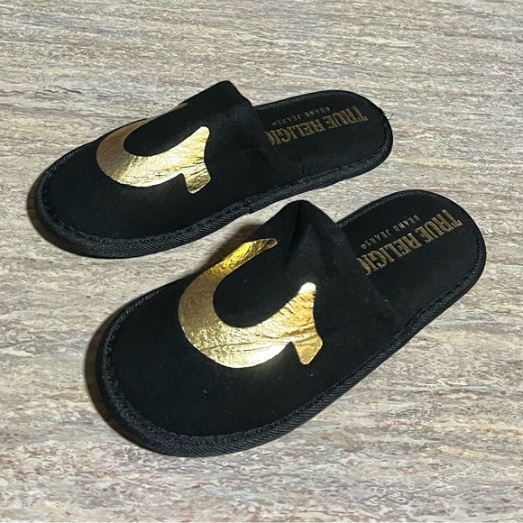 NWOT True Religion black and gold slippers - Picture 5 of 11